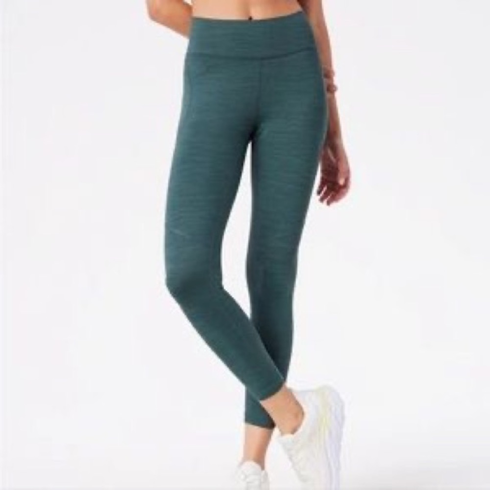 Outdoor Voices TechSweat Core 3/4 Leggings in Evergreen